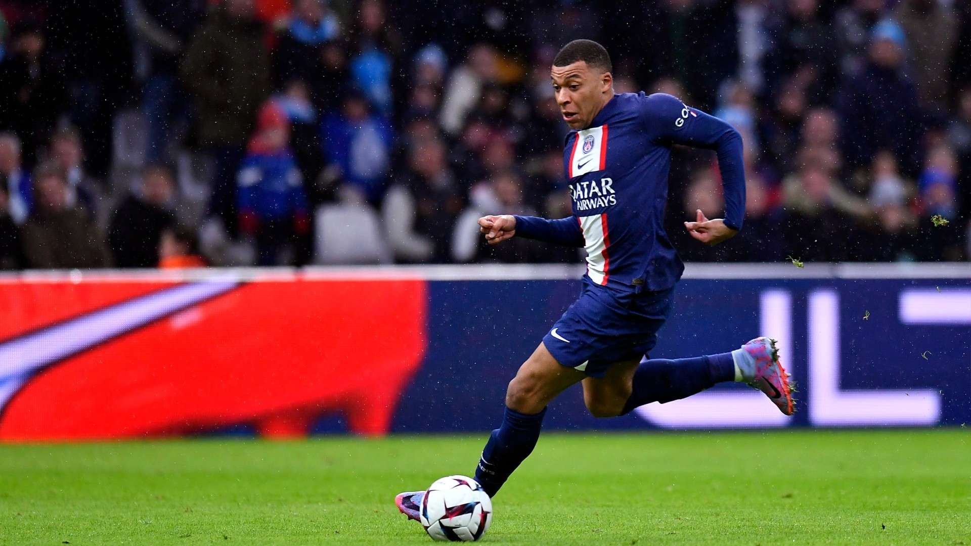 更是在场上 更是在场上